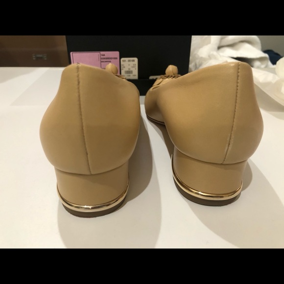 Chanel Beige Camellia Pump 30mm - Picture 4 of 6
